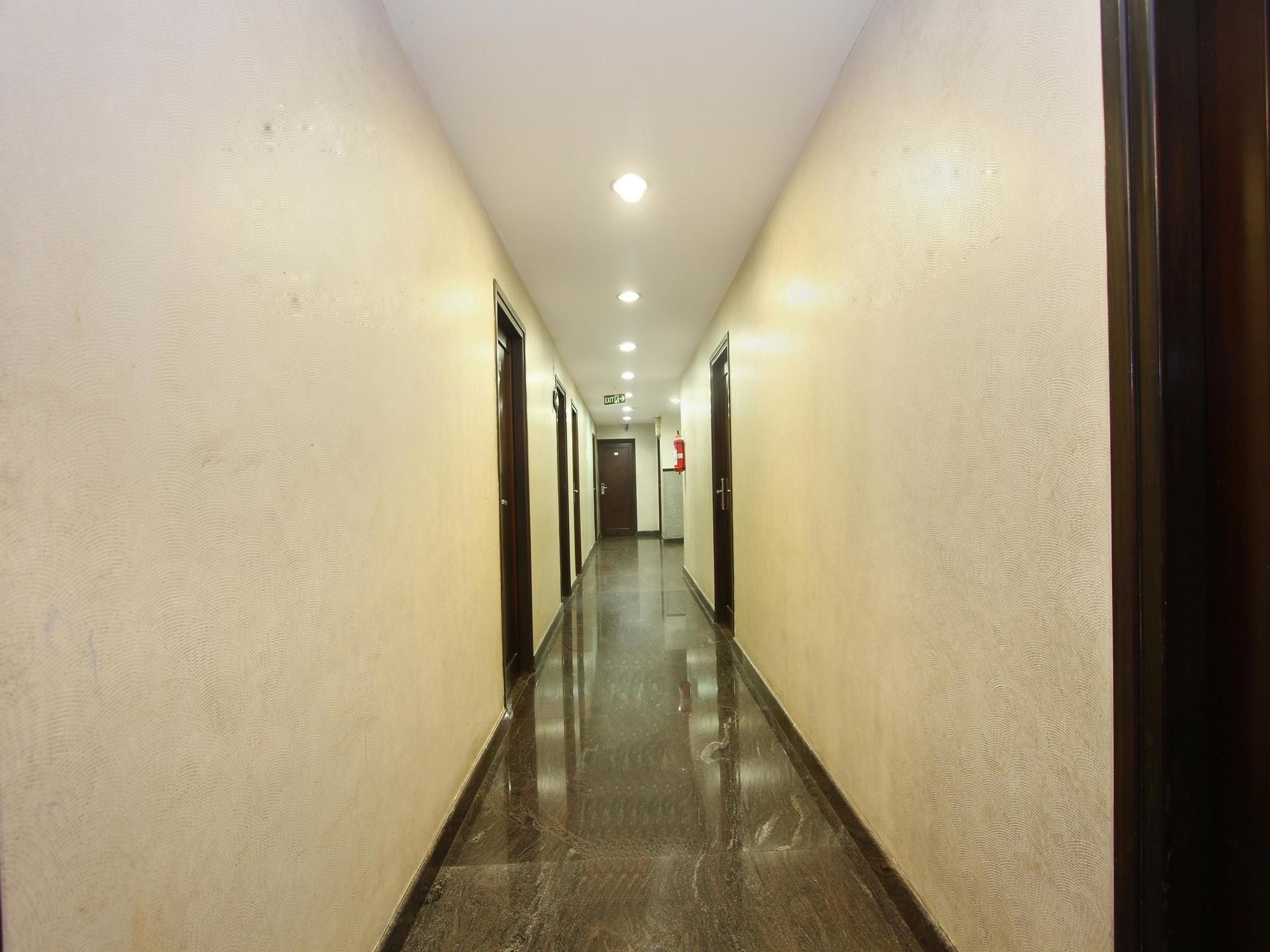 Oyo 435 Hotel Amshi International Бенґалуру Екстер'єр фото